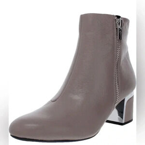 DKNY Womens Crosbi Leather Block Heel Ankle Boots NWOT size 10m in gray